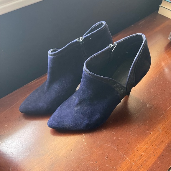 Blue Suede Booties BCBG size 9-9.5 - Picture 2 of 4